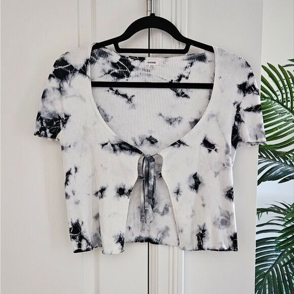 Black and White Tie-Front Top Tie Dye - Picture 1 of 4